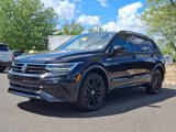 Certified 2022 Volkswagen Tiguan SE R-Line image 3