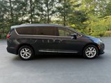 Used 2020 Chrysler Pacifica Touring-L image 4
