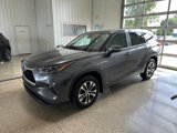 Used 2023 Toyota Highlander XLE image 2