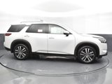 New 2025 Nissan Pathfinder Platinum image 4