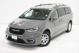 Used 2022 Chrysler Pacifica Touring-L image 2
