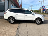 Used 2017 Chevrolet Traverse LT image 2