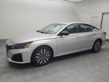 Used 2024 Nissan Altima 2.5 SV image 2