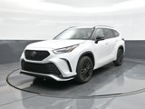 Certified 2025 Toyota Highlander XSE image 3