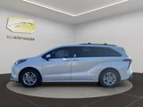 Used 2025 Toyota Sienna XLE image 4
