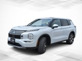 New 2025 Mitsubishi Outlander SE image 3