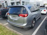 Used 2017 Chrysler Pacifica Limited image 4