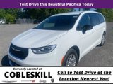 New 2025 Chrysler Pacifica Select image 3