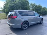 New 2025 Chrysler Pacifica Limited image 3