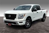Used 2024 Nissan Titan SV w/ SV Convenience Package image 2