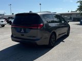 Used 2022 Chrysler Pacifica Touring-L w/ Uconnect Theater Family Group image 5