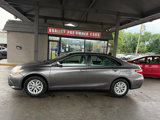 Used 2017 Toyota Camry LE image 2