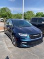 Used 2022 Chrysler Pacifica Touring-L w/ Uconnect Theater Family Group image 2