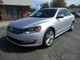 Used 2015 Volkswagen Passat TDI SEL Premium image 2