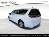 New 2025 Chrysler Pacifica Select image 3