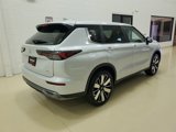 New 2025 Mitsubishi Outlander SE image 6