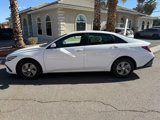 Used 2024 Hyundai Elantra SE image 2