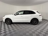 Used 2025 Porsche Cayenne image 2