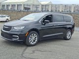 New 2026 Chrysler Pacifica Select image 2