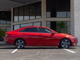 Used 2022 Hyundai Elantra SEL w/ Convenience + Premium Package image 3