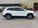 Used 2019 Jeep Cherokee Limited image 4