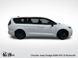 New 2026 Chrysler Pacifica Select image 2