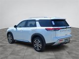 New 2025 Nissan Pathfinder Platinum image 4