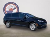 New 2025 Chrysler Pacifica Select image 1