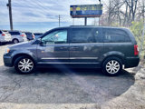 Used 2016 Chrysler Town & Country Touring image 6