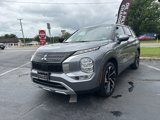 Used 2022 Mitsubishi Outlander SE image 2