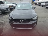 Used 2022 Volvo XC40 T5 Momentum image 4