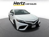 Used 2024 Toyota Camry SE image 3