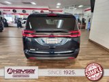 Used 2022 Chrysler Pacifica Touring image 4