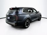 Used 2023 Kia Telluride EX w/ EX Captain's Chair Package image 5