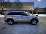Used 2020 Jeep Grand Cherokee Laredo image 5