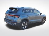 New 2025 Volkswagen Taos SE image 3