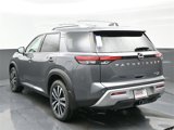 New 2025 Nissan Pathfinder Platinum image 4