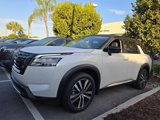 New 2025 Nissan Pathfinder Platinum w/ Black Appearance Package image 3