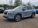 New 2025 Nissan Pathfinder Platinum image 2