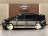 Used 2022 Chrysler Pacifica Touring-L image 2
