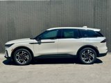 New 2025 Lincoln Nautilus Premier w/ Equipment Group 102A image 3