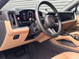 Used 2024 Porsche Cayenne Coupe image 4