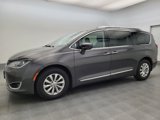 Used 2019 Chrysler Pacifica Touring-L image 2