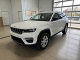 Used 2023 Jeep Grand Cherokee Limited image 2