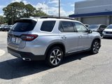 New 2025 Honda Pilot Touring image 5