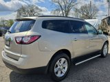 Used 2014 Chevrolet Traverse LT image 2
