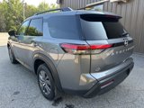 Used 2024 Nissan Pathfinder SV image 4