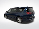New 2025 Chrysler Pacifica Select image 3