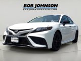 Used 2022 Toyota Camry SE image 3