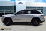 Used 2022 Jeep Grand Cherokee Altitude image 3